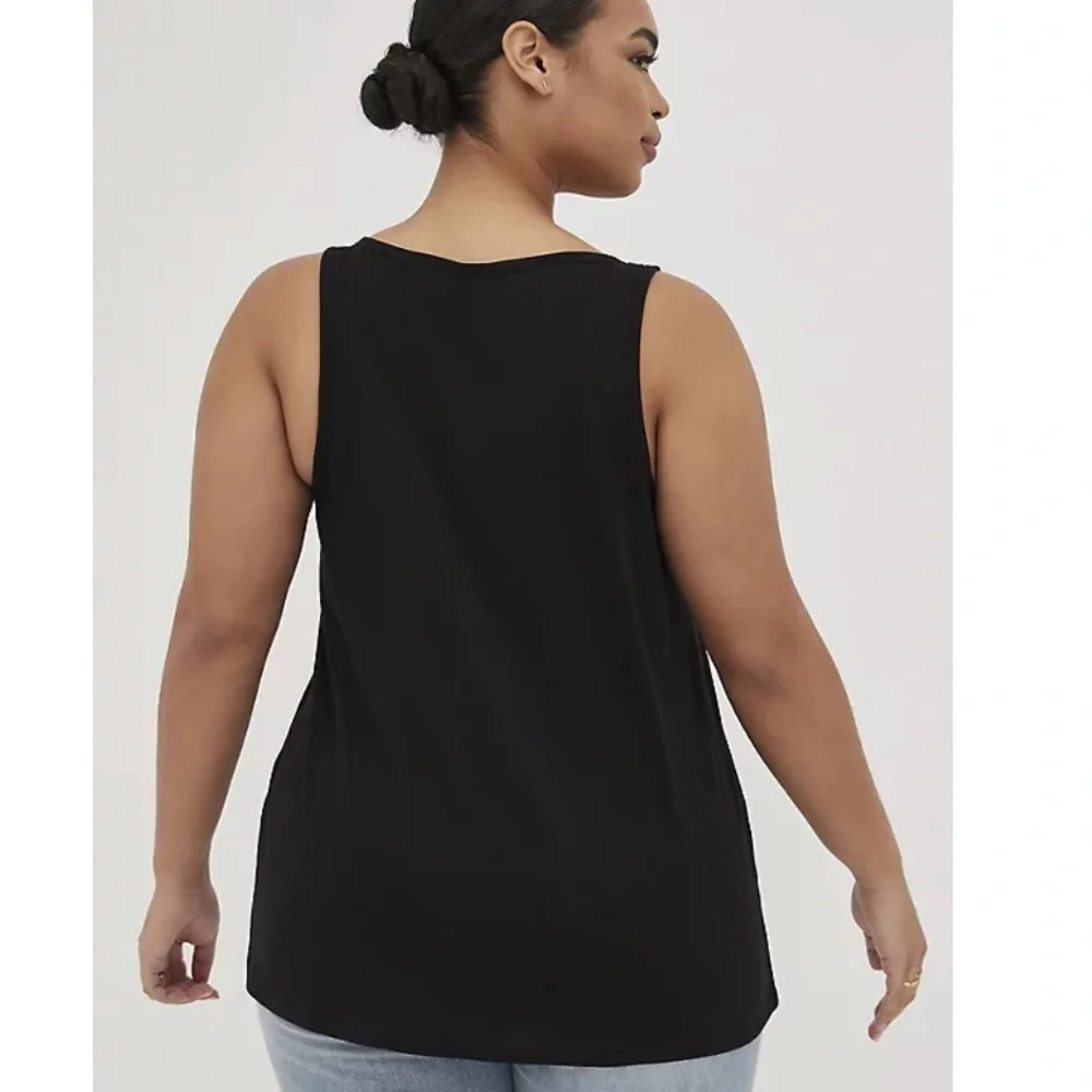 Torrid Black Tank Top with Daisy Heart Design - Picture 2 of 7